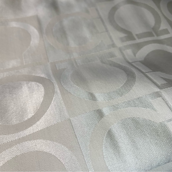 Salvatore Ferragamo Ivory Logo Scarf - Picture 13 of 13